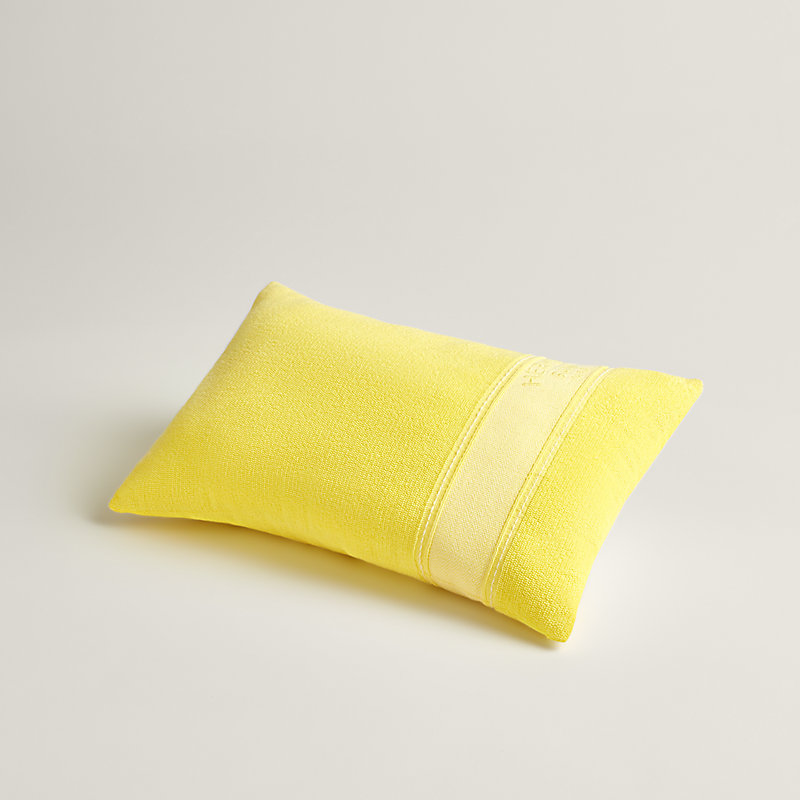 Yachting Uni beach pillow | Hermès Singapore
